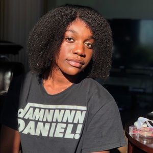 Meet your Posher, Danielle